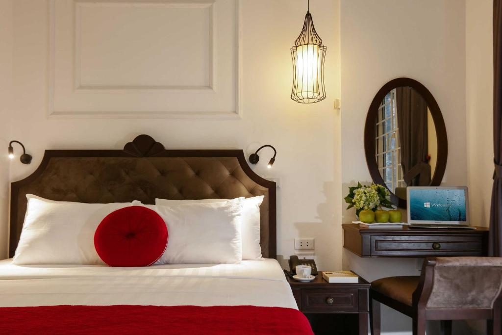 The Sinh Tourist Hotel & Travel