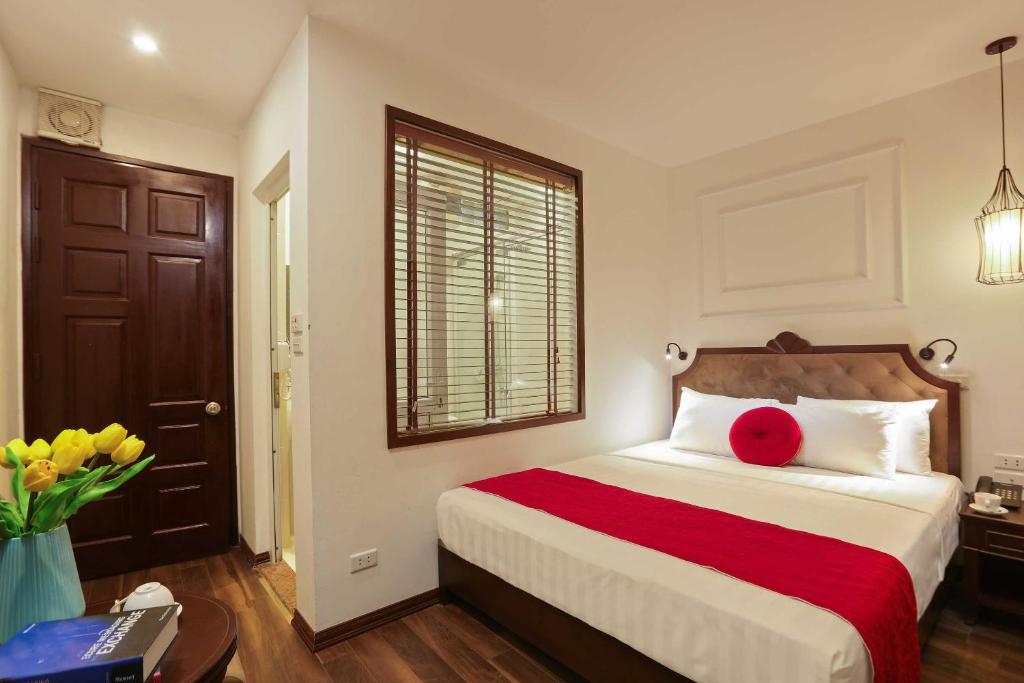 The Sinh Tourist Hotel & Travel