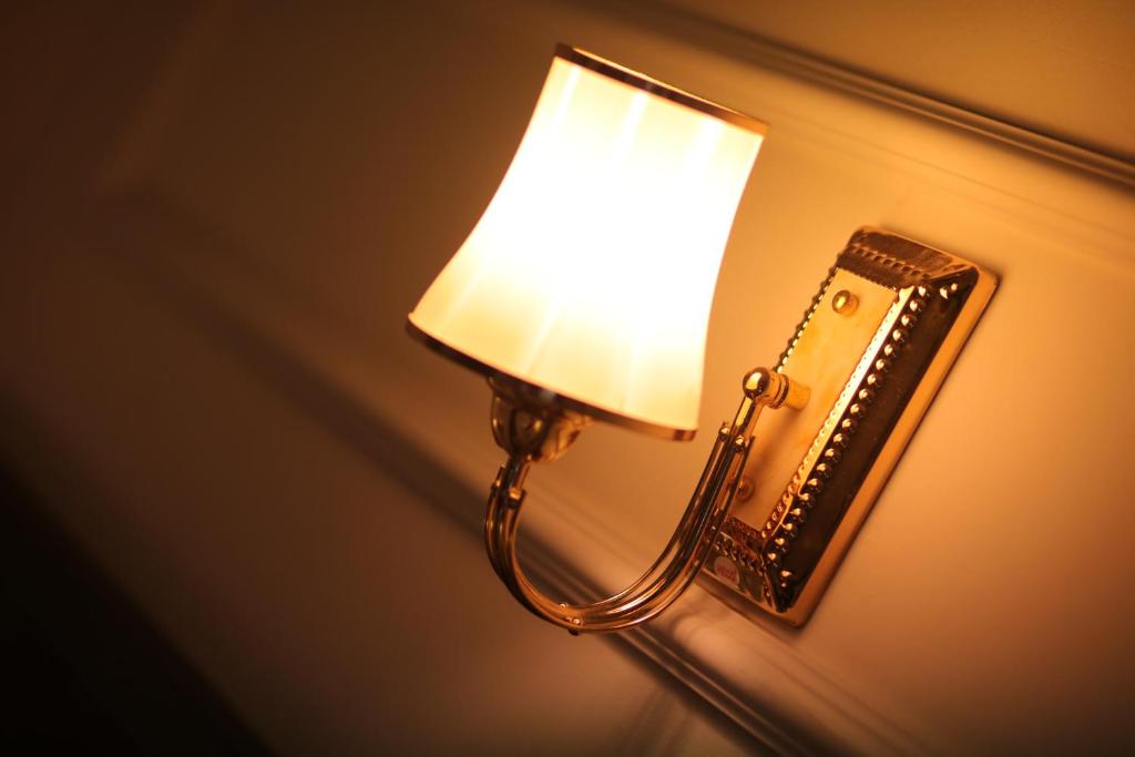 The Sinh Tourist Hotel & Travel