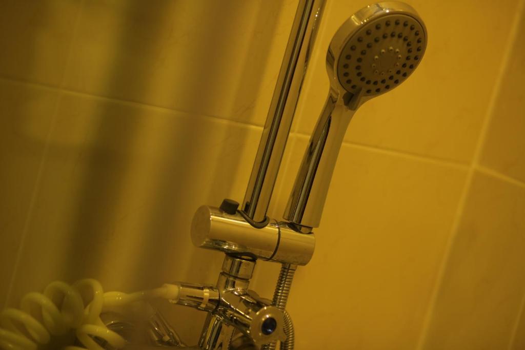 The Sinh Tourist Hotel & Travel