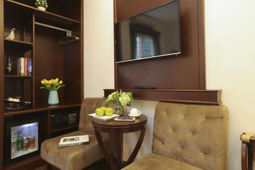 The Sinh Tourist Hotel & Travel