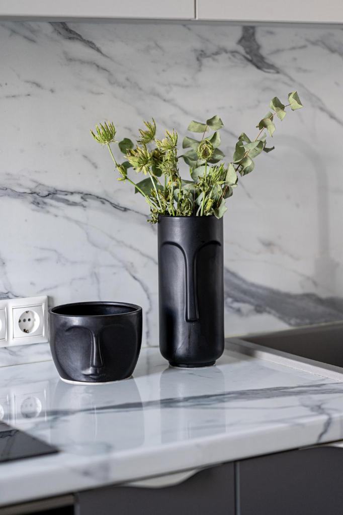 Stylish Loft, Steps to Downtown, Fast Wi-Fi - Tap to explore photos