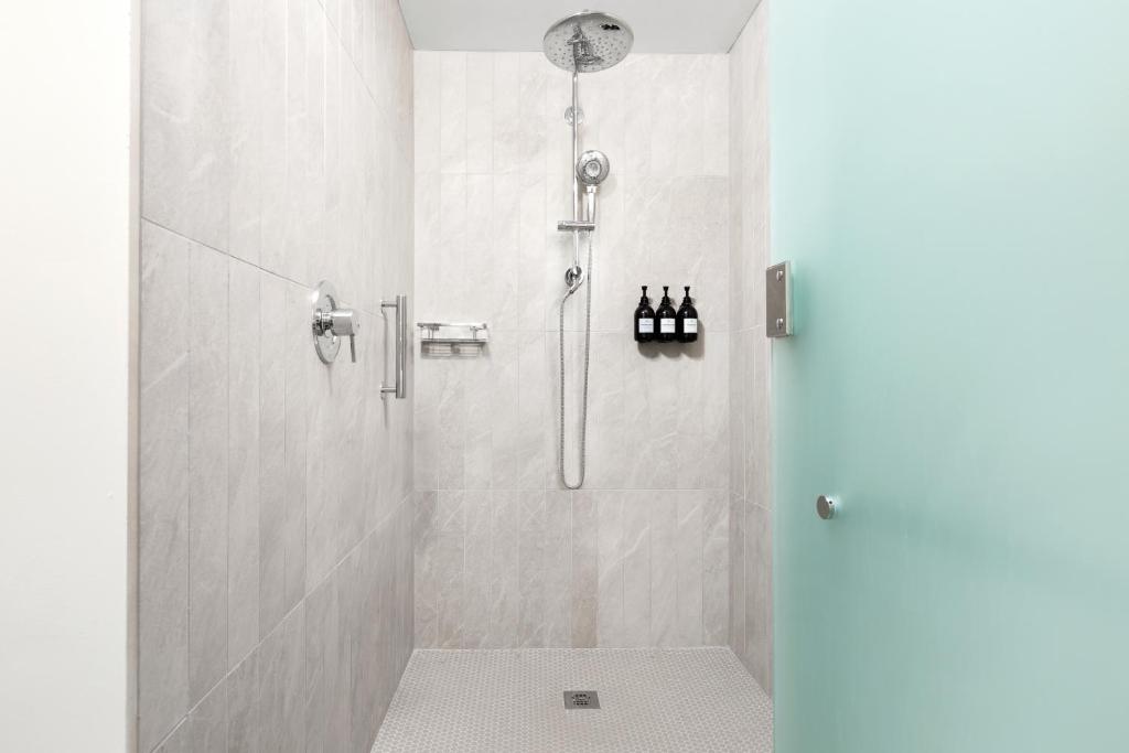 The Hiatus Clearwater Beach, Curio Collection by Hilton Room Type - 2 QUEEN BEDS CITY VIEW