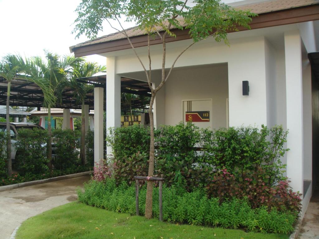 Saabpaiboon Grand Resort photo 1