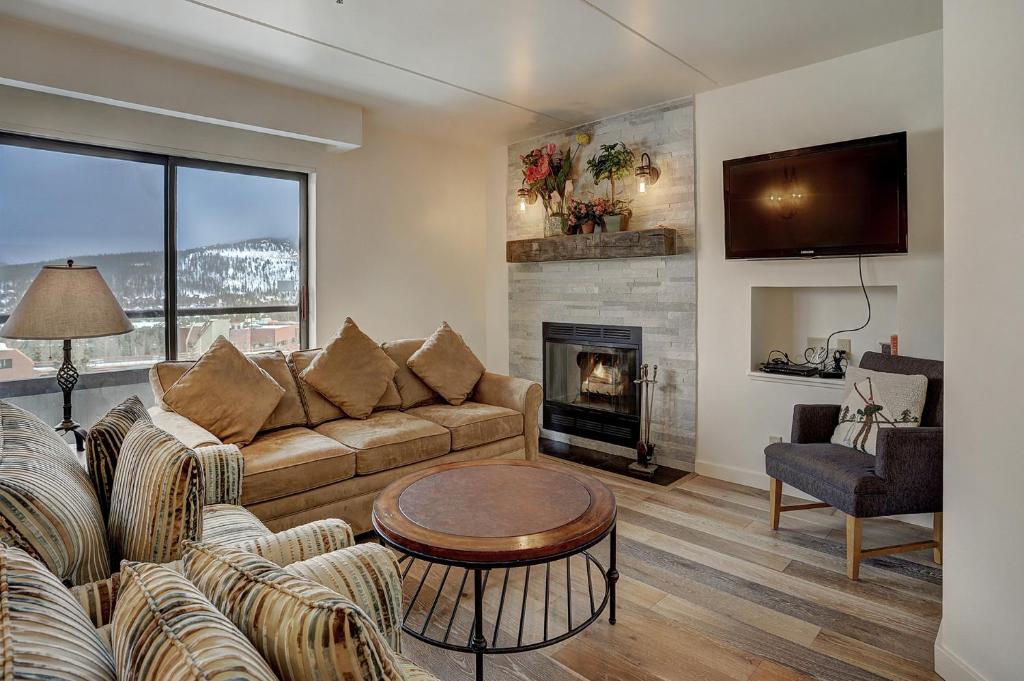 Beaver Run Resort 4509 by Great Western Lodging image