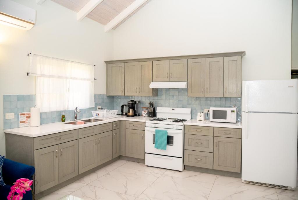 Trade Winds Cottage #1 photo 3