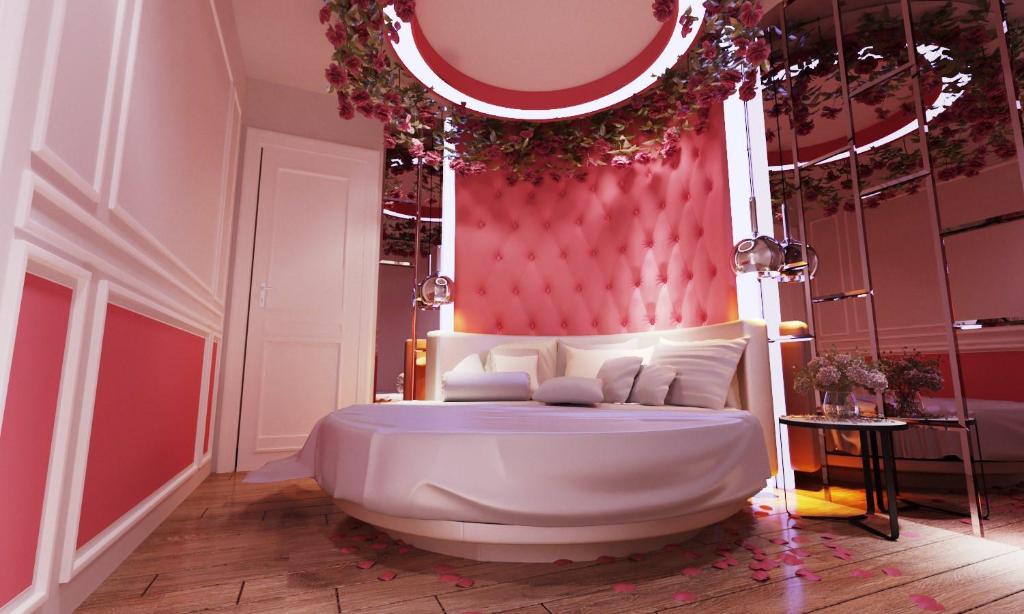 Quỳnh Hương Hotel SG - by BAY LUXURY