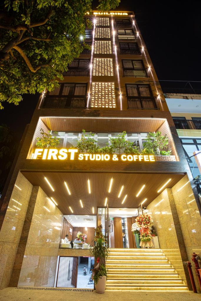 FIRST Studio Hotel