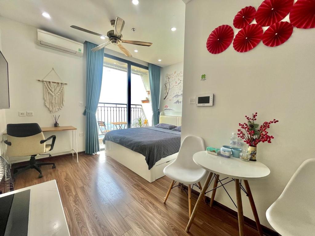 Vinhomes Green Bay Luxury Apartment