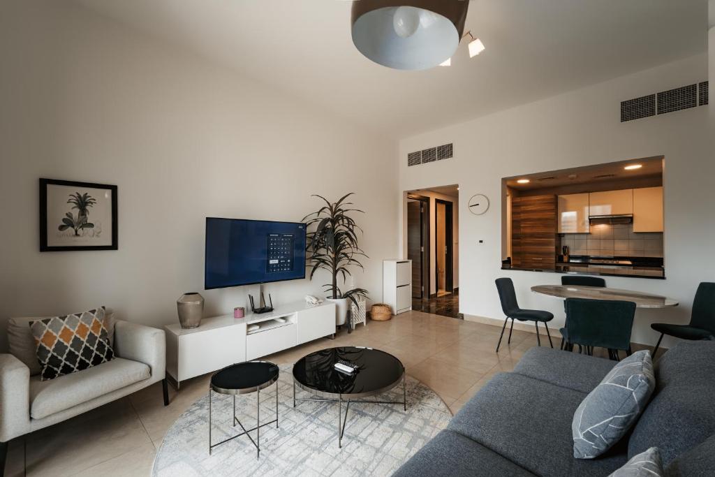 izzzi - One Bedroom Apartment, Sparkle Tower photo 2