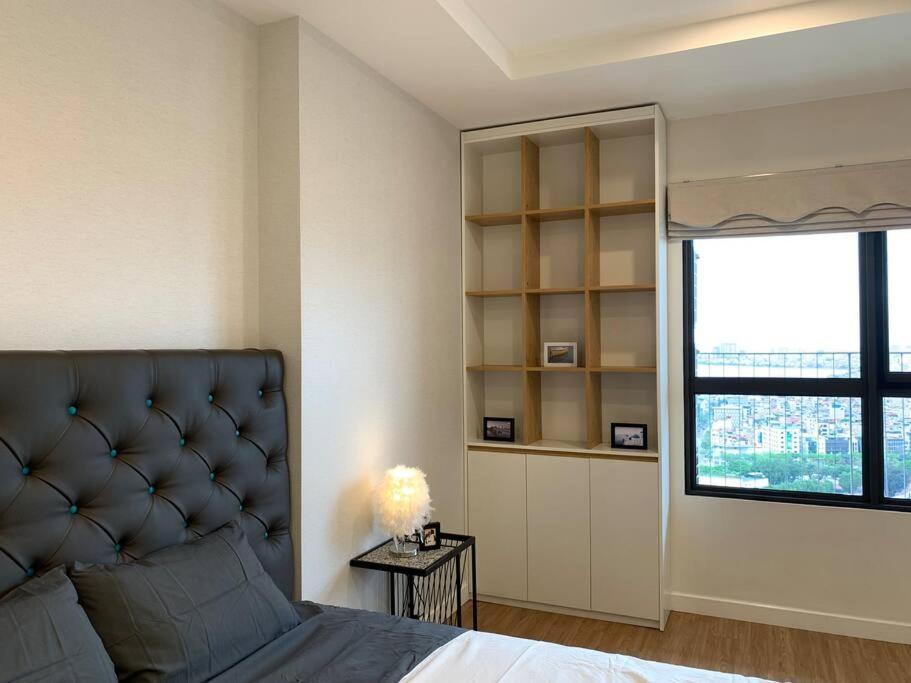 3 Bedrooms Apartment Westlake View Rental