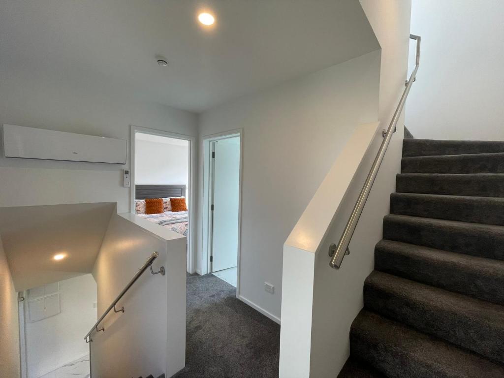 Luxury CBD 2 Bed 2 Baths - Tap to explore photos