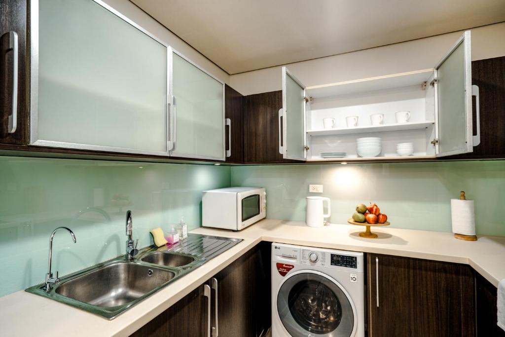 WECOZY Pacific - Spacious Apartment, Train Station Side