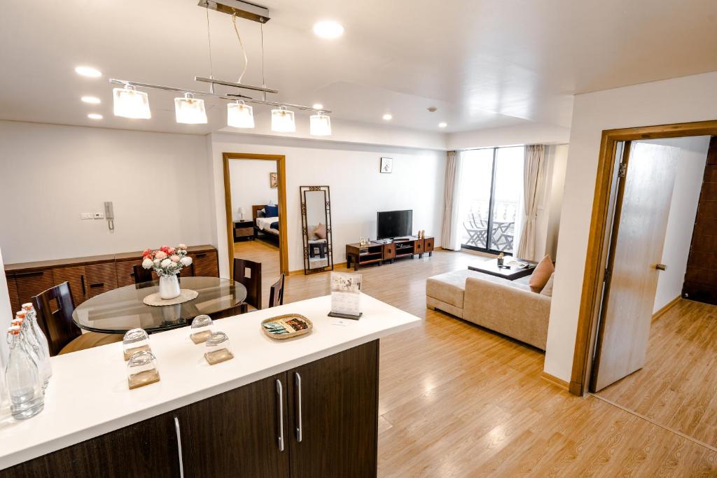 WECOZY Pacific - Spacious Apartment, Train Station Side