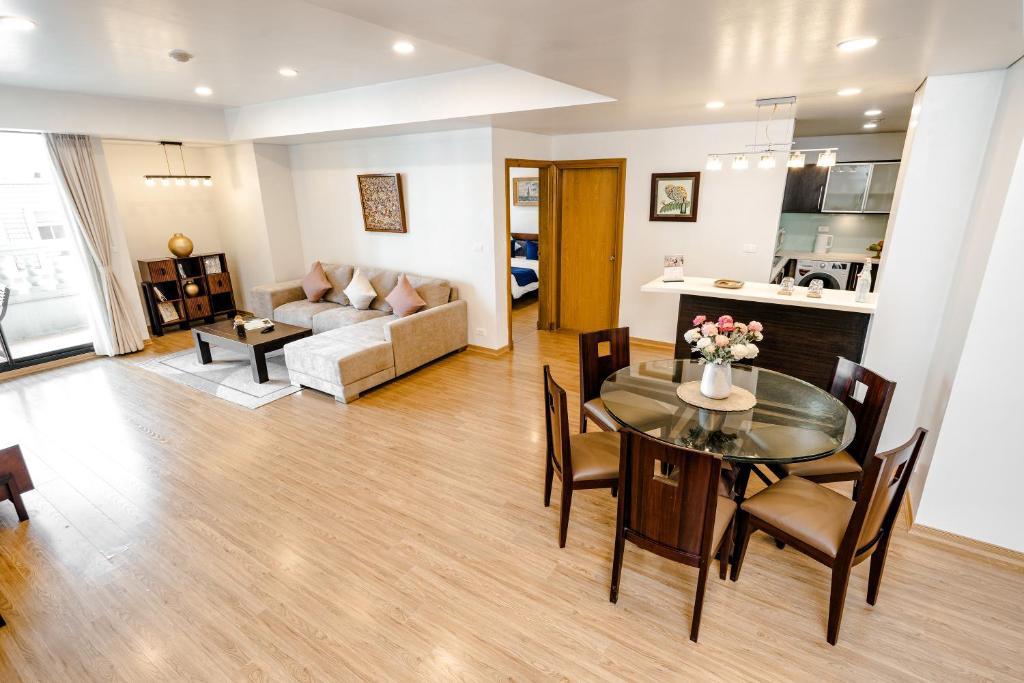 WECOZY Pacific - Spacious Apartment, Train Station Side