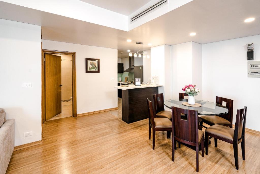 WECOZY Pacific - Spacious Apartment, Train Station Side