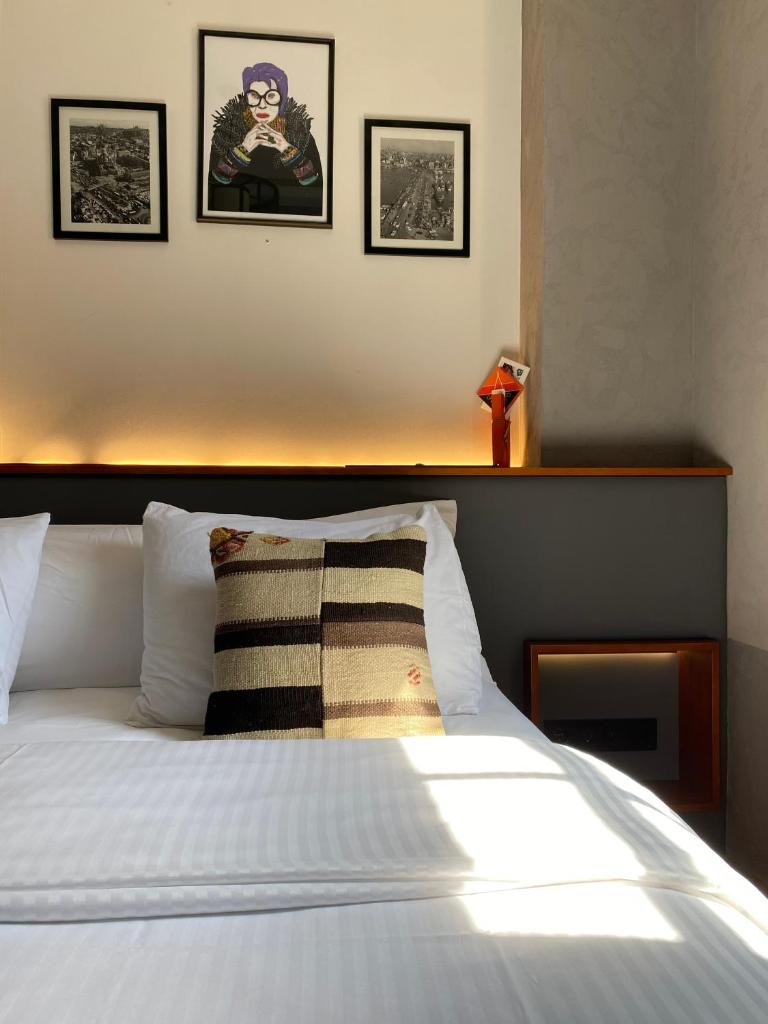GalataCo Hotel Room Type - Standard Queen Room