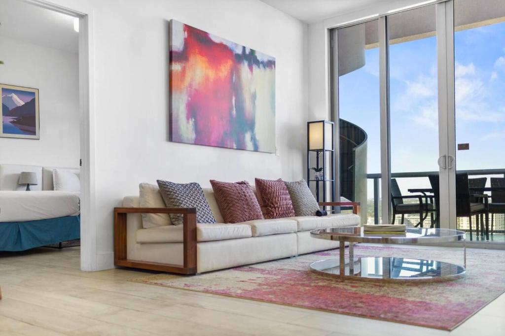 Top Floor Luxury Penthouse with Private Roof Deck - Tap to explore photos