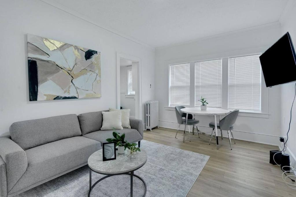 Mayflower 205 Charming 1bd 1bth, image