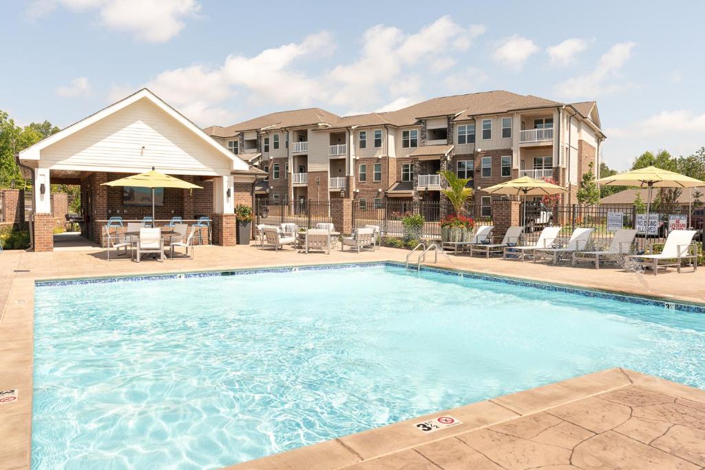 Overlook 3205 Modern Luxury Parking image