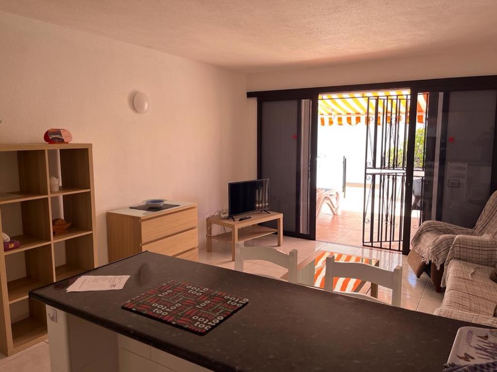 Ground floor self catering 1 bed Apartment 8A1, Los Cristianos, Tenerife - Tap to explore photos