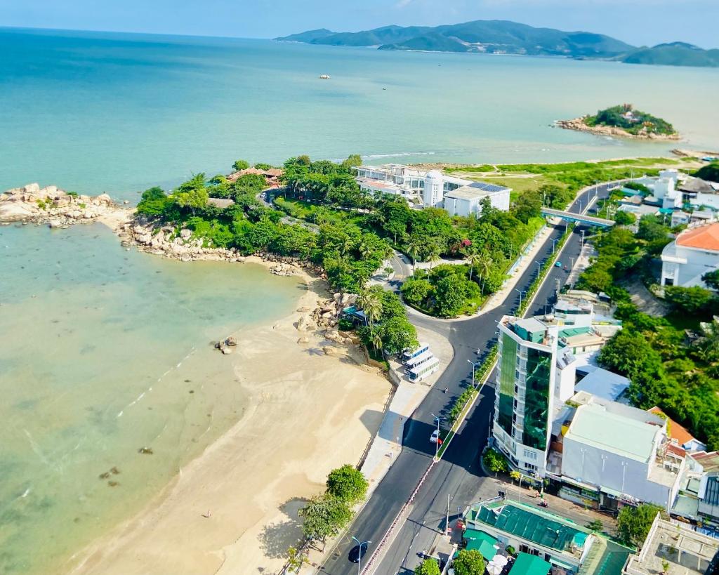 Hon Chong Coastal Bliss Apartment