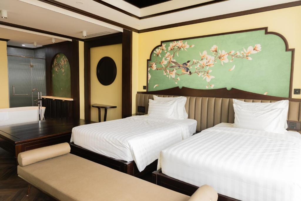 Legacy Hill Resort & Villas
