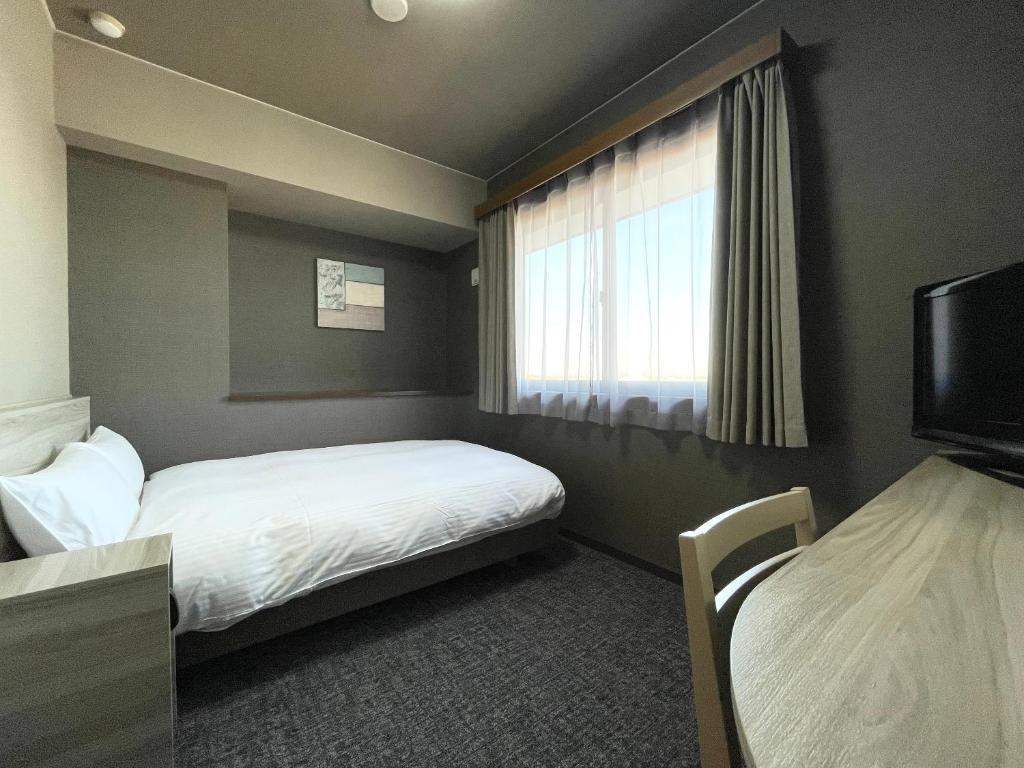 Hotel Route-Inn Yuuki Room Type - Standard Semi Double Room - Non Smoking