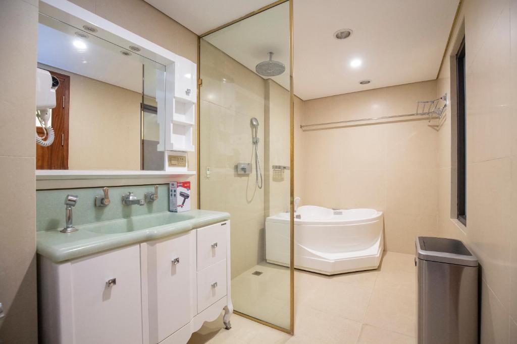 Sumitomo 8 Apartment - No 68 Kim Ma Thuong street