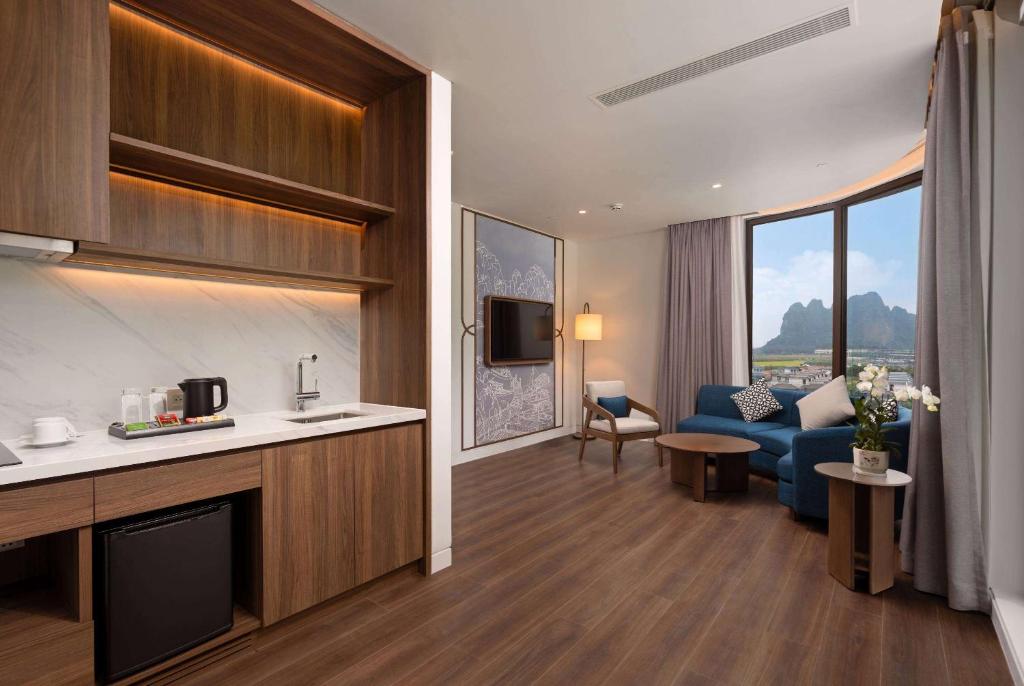 Wyndham Garden Sonasea Van Don