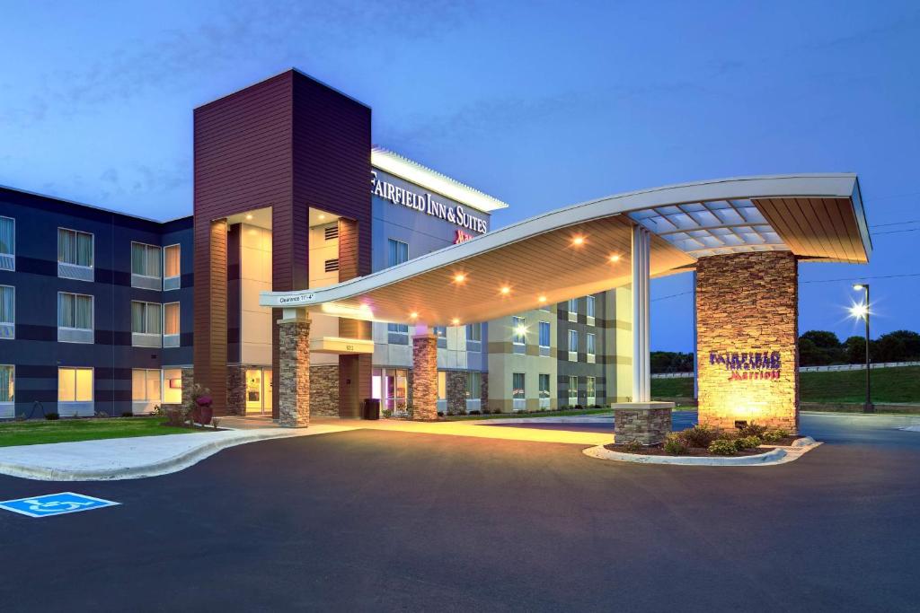 Fairfield Inn & Suites by Marriott Madison West/Middleton image