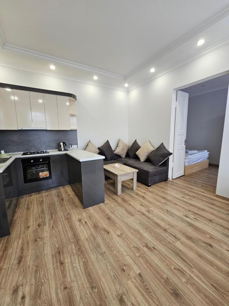 Shahumyan 98 Guest house photo 4