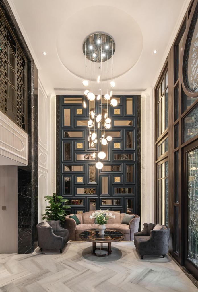 Luxe Paradise Premium Hotel