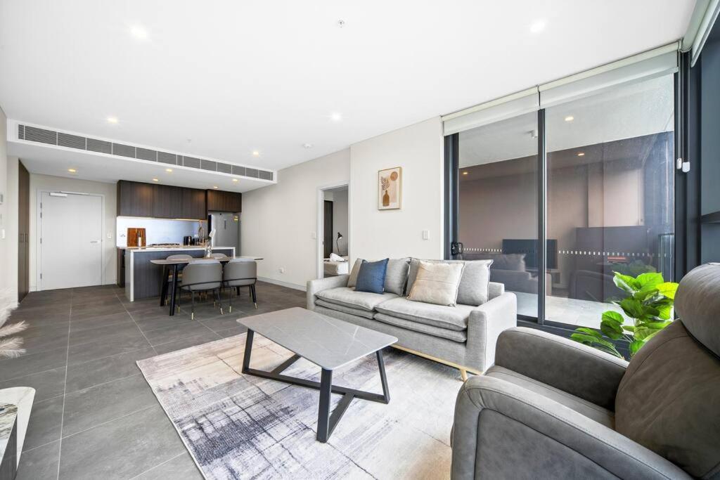 City&Bridge View 2 Bed+Study in Homebush photo 3