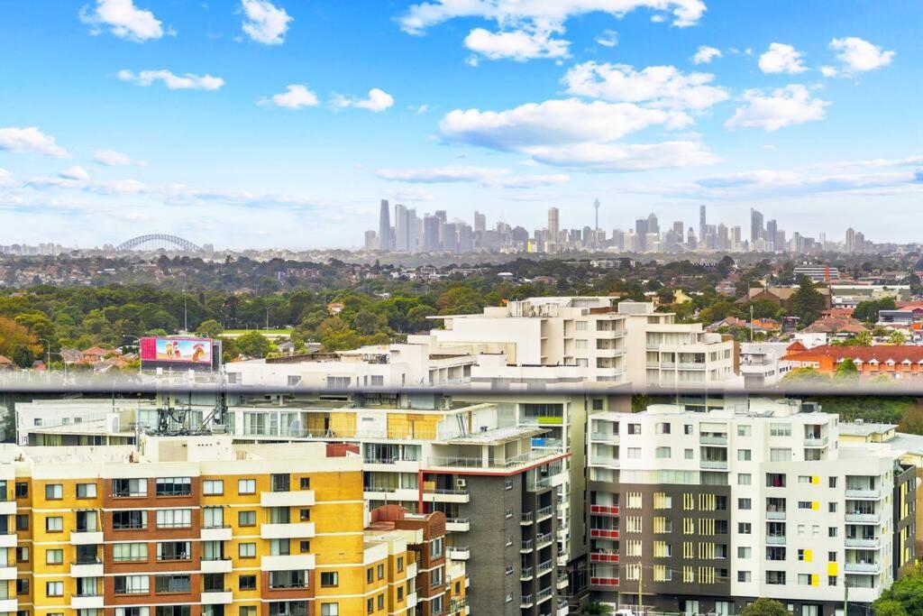 City&Bridge View 2 Bed+Study in Homebush photo 1
