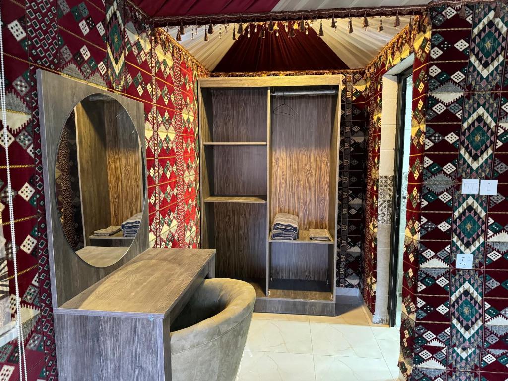 Jabal Rum camp - Tap to explore photos