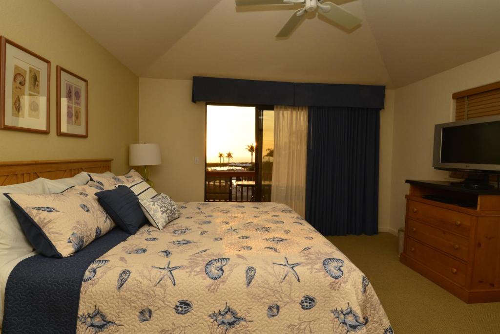 Romantic Getaway to Seascape Villa image