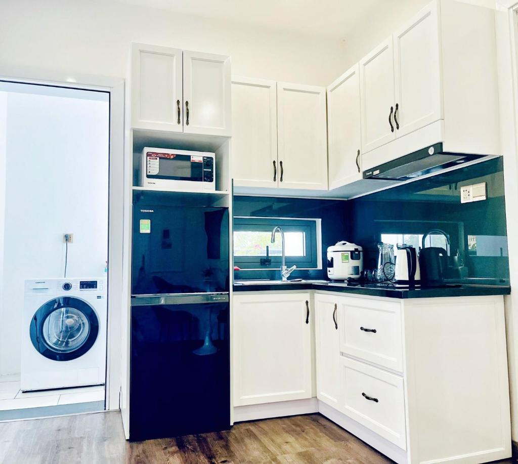 White House Hotel & Apartment