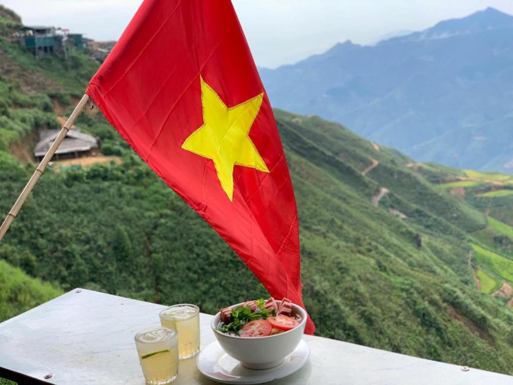 Mây House – Sống Lưng Khủng Long