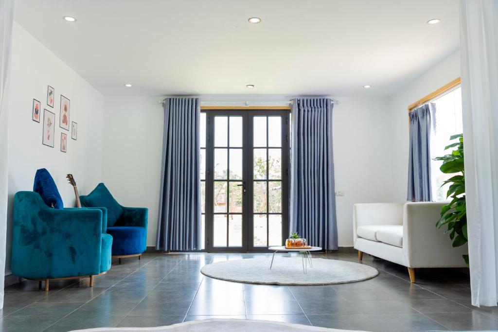 Mật Pet Farm - Mộc Châu