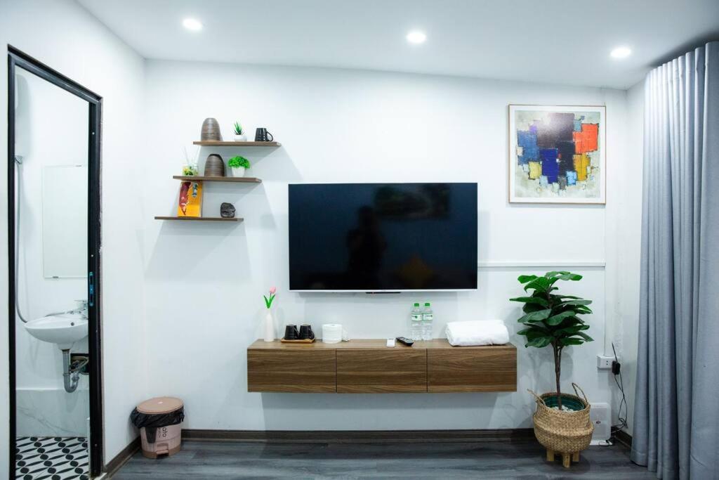 3 bedroom- Hoan Kiem Lake- Best location