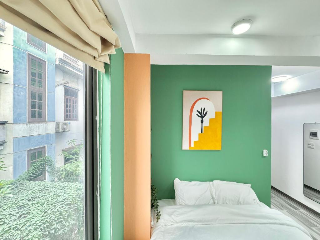 Harmony Home Lakeside-Modern-Balcony