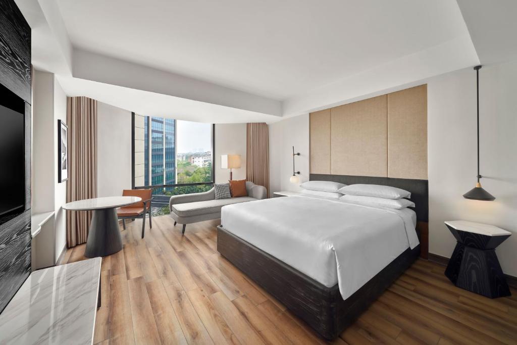 Crowne Plaza West Hà Nội