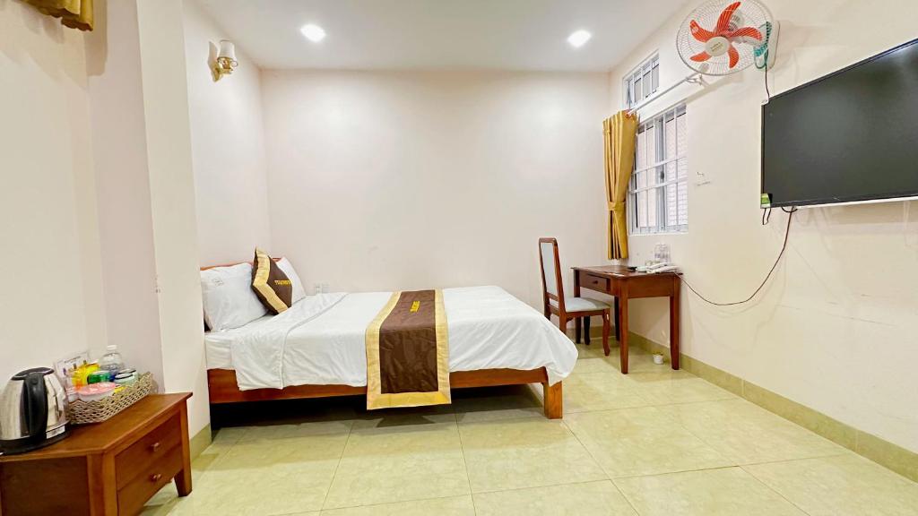 TULA'S HOTEL & APARTMENT