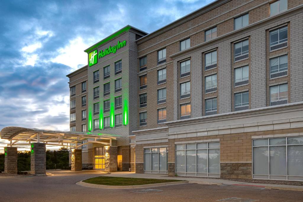 Holiday Inn Detroit Northwest - Livonia, an IHG Hotel image