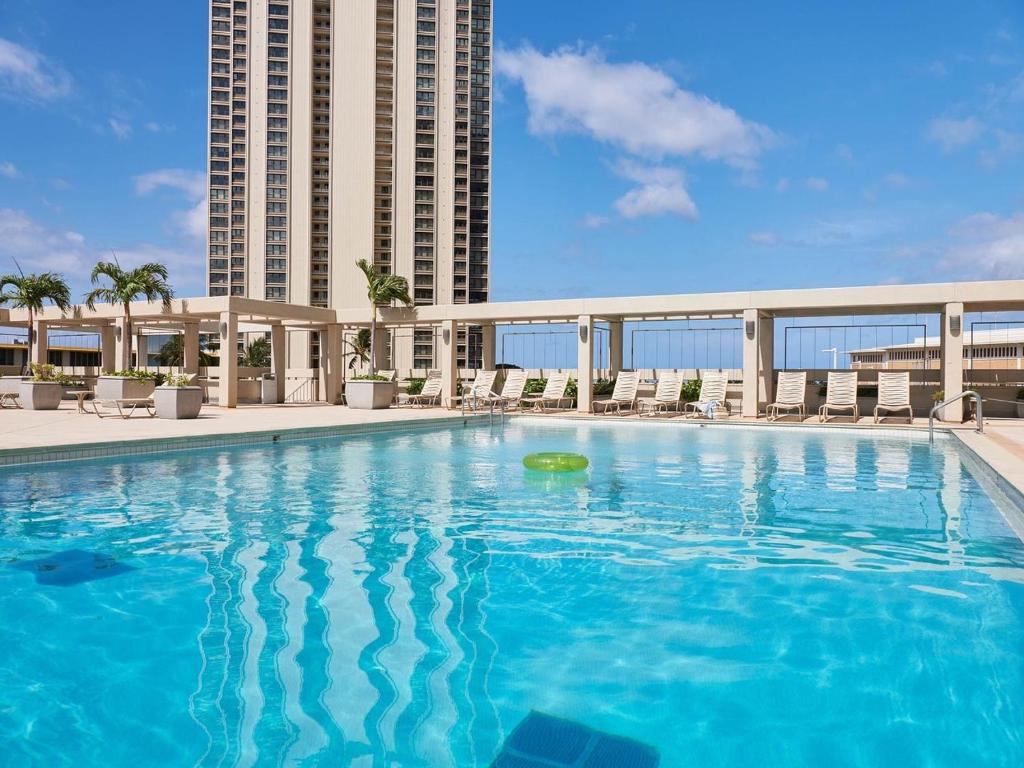 Ocean View Room at Ala Moana Hotel- Fees include - Tap to explore photos