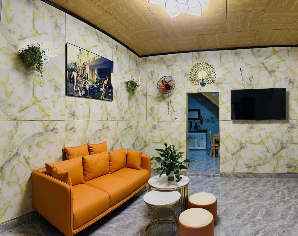 Pineapple home