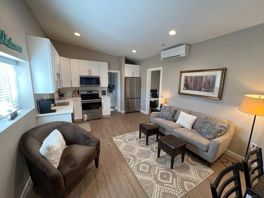 Chic & intimate 2 bedroom image