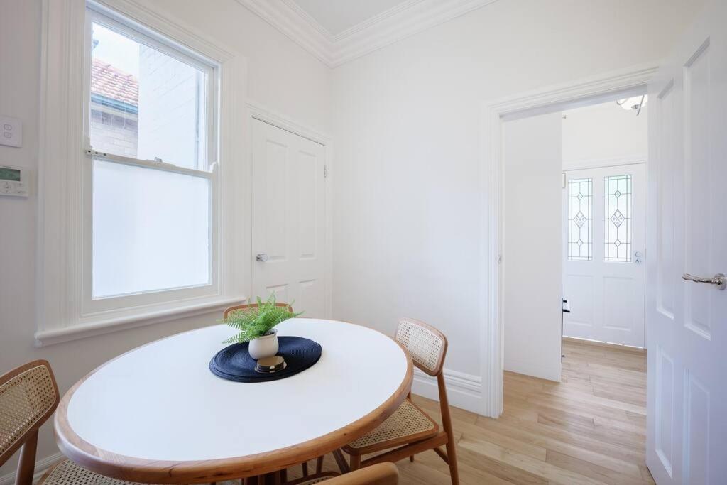 Cosy Federation Apartment Kirribilli 2 Bedroom #2 photo 3