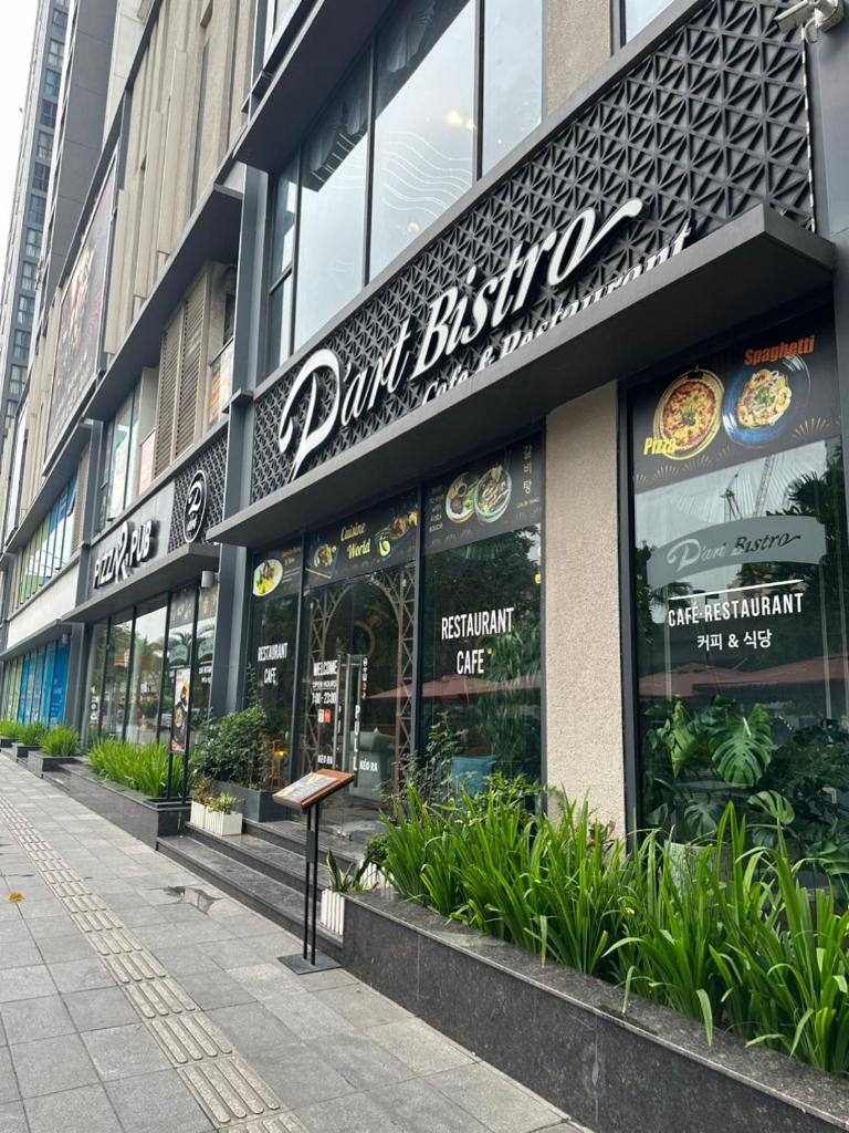 Lake view aparment Vinhomes Skylake